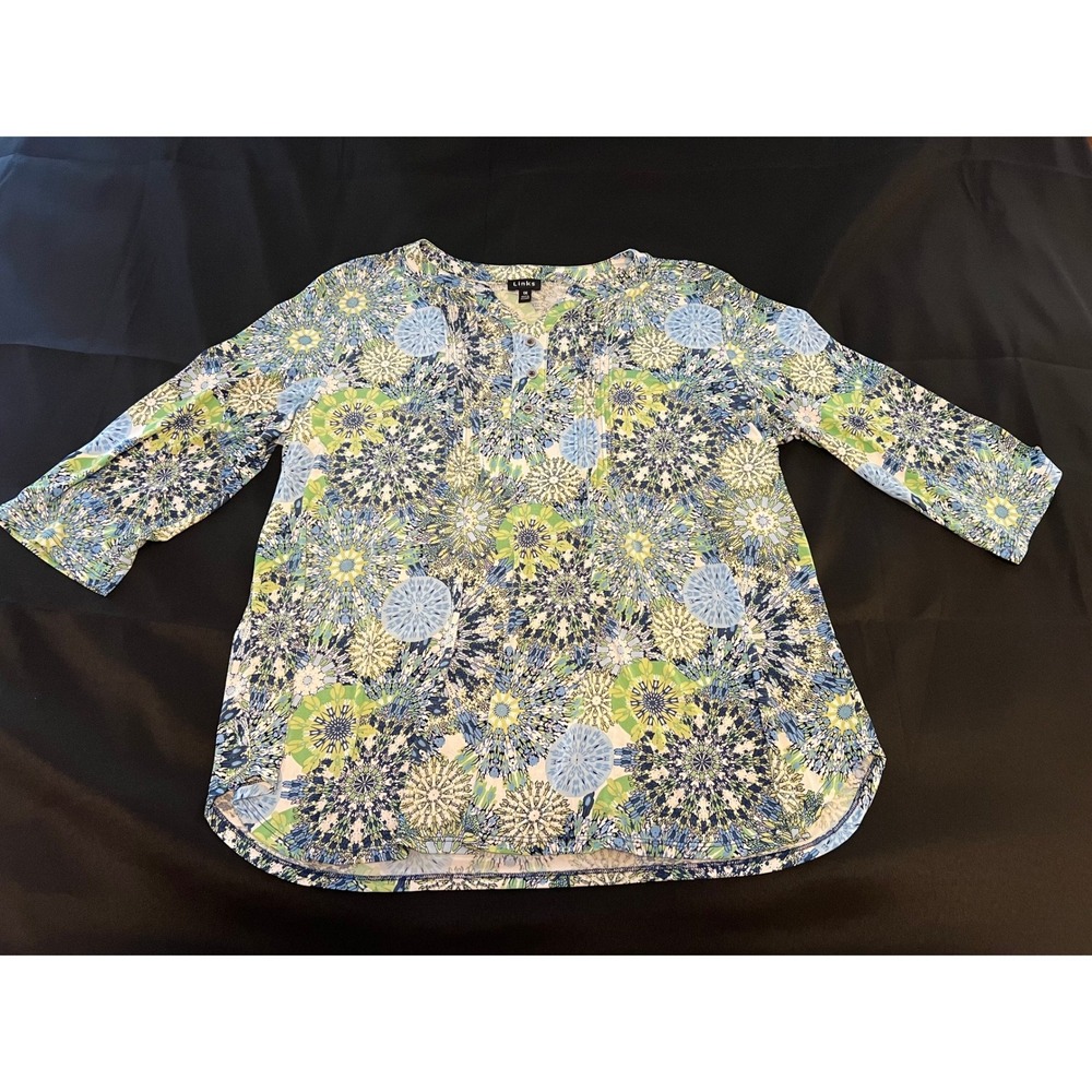 Links Blouse 1X Blue Green Kaleidoscope Floral Medallion 3/4 Sleeve Pleated Top
